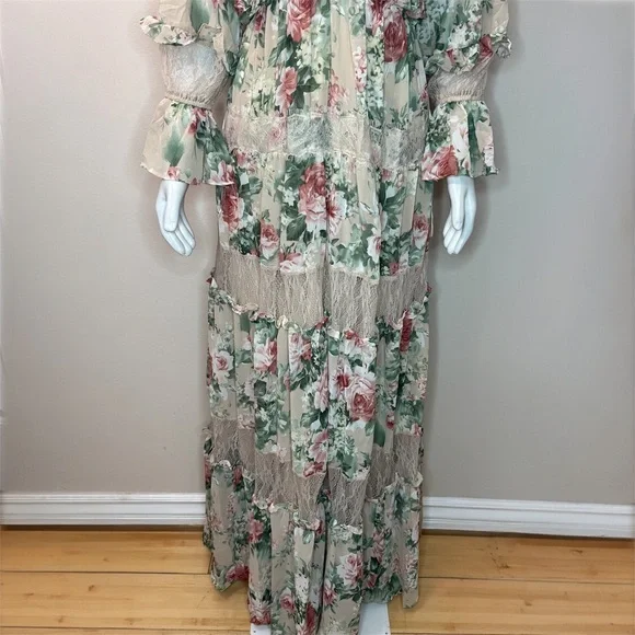 Floral print cutout long sleeve maxi dress with ruffle details - Picture 4 of 9